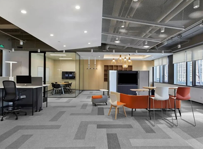 �ṹ���и������ɶȵİ칫��װ����ƿռ��������ġ������������ƶ�����װ��